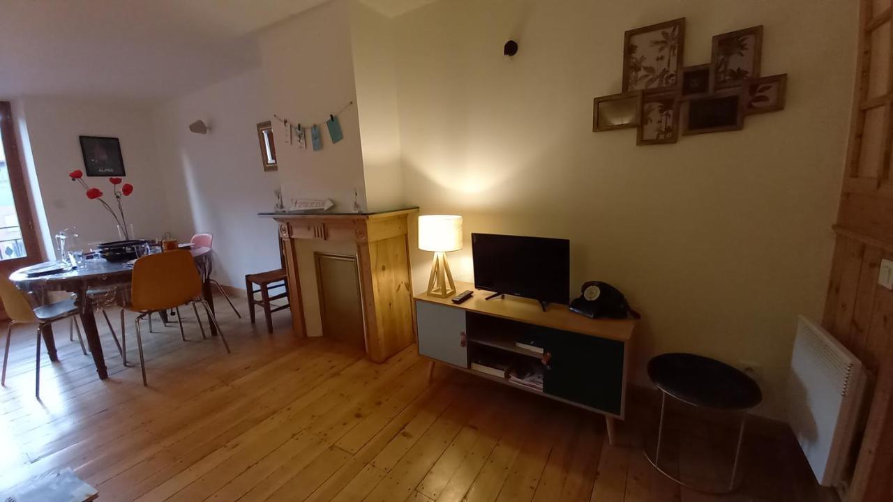 Appartement De Charme Le 1707 Au Coeur De La Cite Vauban ブリアンソン エクステリア 写真